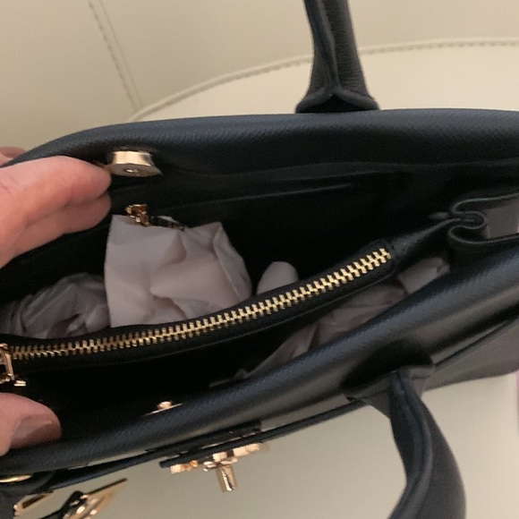 New bebe Ladies purse - Picture 8 of 16